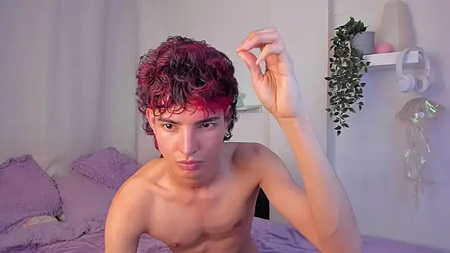 Snapshot of santy-kitty chatting on March 2026 02:07:02 AM santy-kitty online show from March 2026 02:07:02 AM