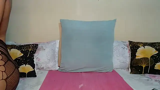 Snapshot of DiamondLuv29 chatting on June 2026 02:27:02 AM DiamondLuv29 online show from June 2026 02:27:02 AM