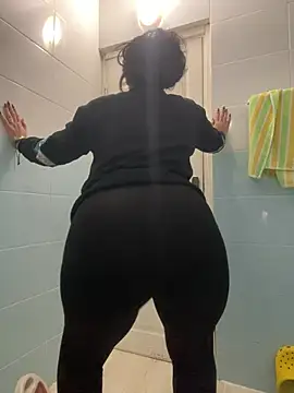 Layla-daloua online show from February 2026 11:03:02 PM