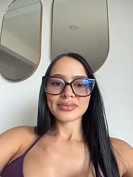 Snapshot of rubyhill_2711 chatting on June 2026 05:04:02 PM rubyhill 2711 online show from June 2026 05:04:02 PM