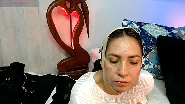 naihroby online show from April 2026 12:30:02 AM