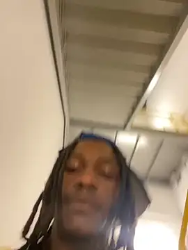 sneakylink13   online show from October 2025 04:41:01 PM