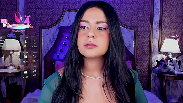 SoffiQueen online show from March 2026 01:38:01 PM