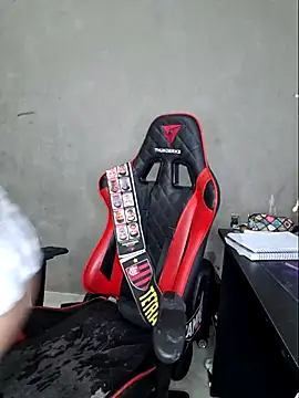 luuhcat09 online show from April 2026 09:59:02 PM