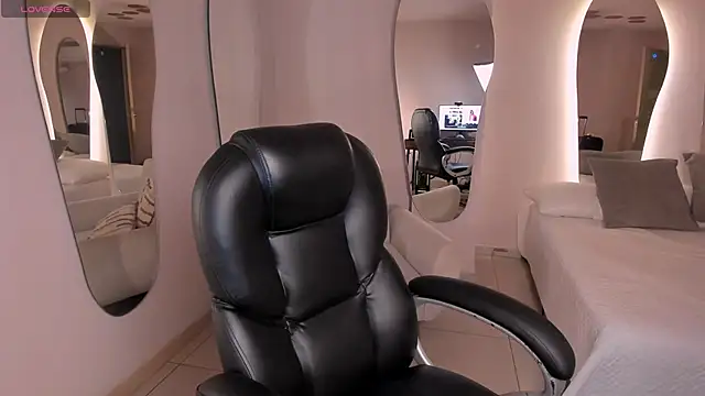 SavannahStorm online show from April 2026 07:38:02 PM