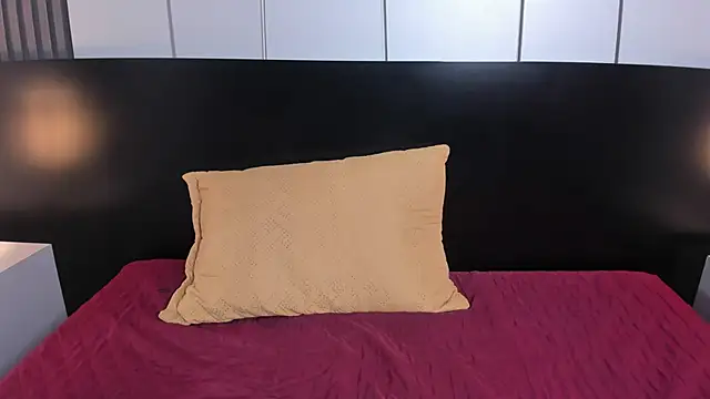 Snapshot of liz_goth chatting on January 2025 01:14:02 PM liz goth online show from January 2025 01:14:02 PM