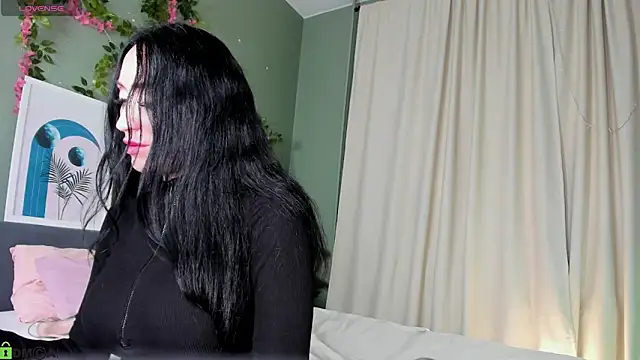 Margaret Clark  online show from April 2026 07:07:02 PM