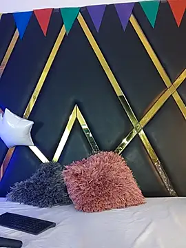 Adel Nesbiit online show from September 2025 07:41:02 PM