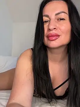 Helena7077 online show from April 2026 11:20:01 AM