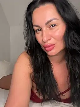 Helena7077 online show from June 2026 10:29:02 PM