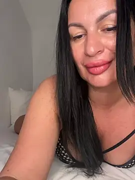 Helena7077 online show from June 2026 10:23:02 PM