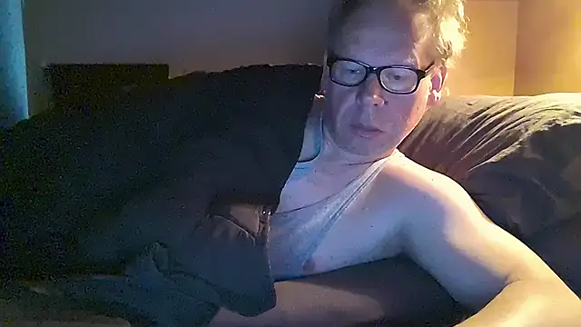 kinkyslet8 online show from April 2026 06:18:01 AM