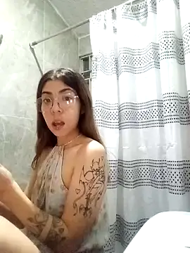 Snapshot of Yumemi17 chatting on April 2026 08:55:01 AM Yumemi17 online show from April 2026 08:55:01 AM