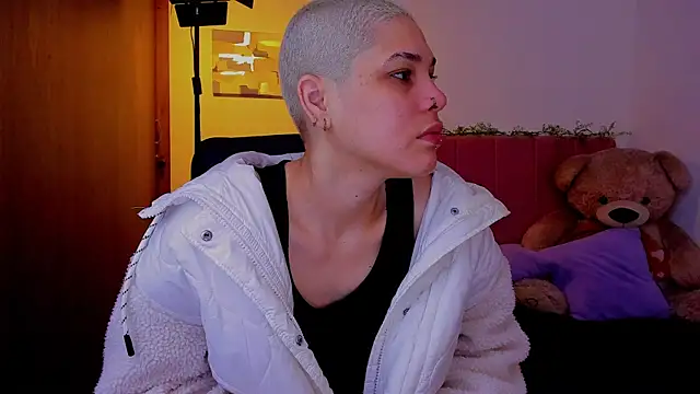 Charlee pink online show from April 2026 02:58:01 PM