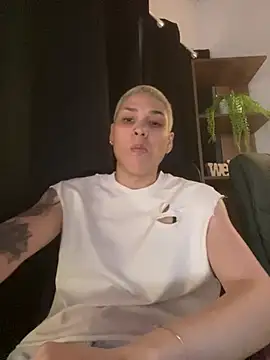 Charlee pink online show from May 2026 06:13:02 PM