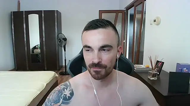 Snapshot of mu5clemania2 chatting on July 2026 02:08:02 PM mu5clemania2 online show from July 2026 02:08:02 PM