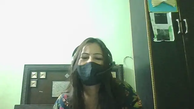 couplesuni online show from April 2026 05:28:01 PM