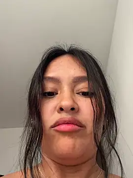 Snapshot of _NINA chatting on April 2026 01:22:01 PM NINA online show from April 2026 01:22:01 PM