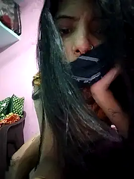 Snapshot of Hotty-Divya chatting on November 2025 03:24:02 PM Hotty-Divya online show from November 2025 03:24:02 PM