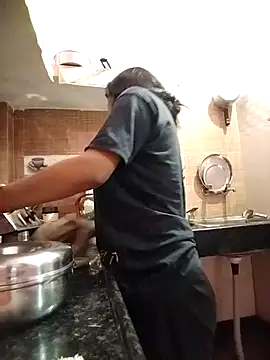 Snapshot of Hotty-Divya chatting on April 2026 02:09:02 AM Hotty-Divya online show from April 2026 02:09:02 AM