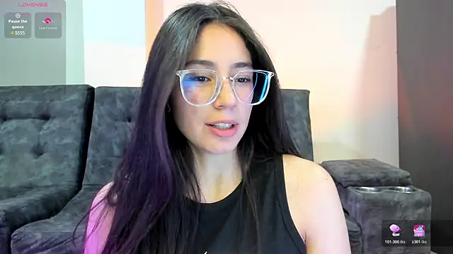 emmadiaz1 online show from March 2026 12:22:02 AM