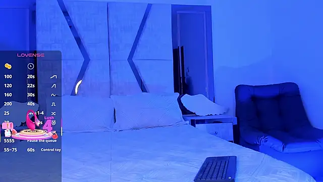 EmySilver online show from February 2025 09:15:02 PM