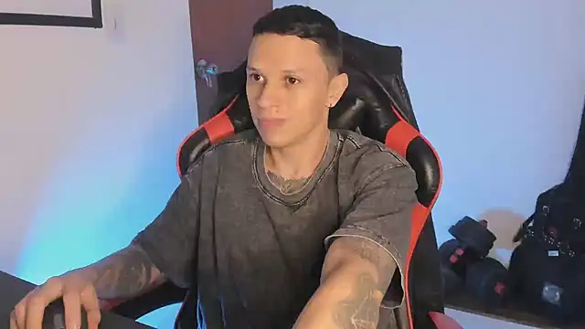 Snapshot of goodboy69l chatting on July 2026 02:43:01 PM goodboy69l online show from July 2026 02:43:01 PM