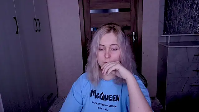 Kristy-Max online show from March 2026 08:56:02 PM