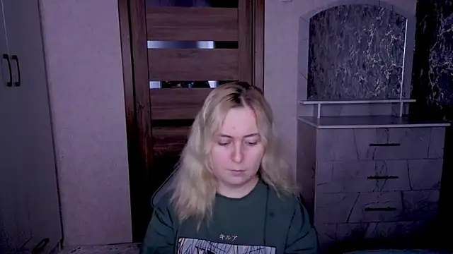 Kristy-Max online show from April 2026 09:12:02 PM