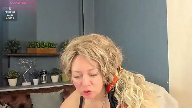 JesiaFoxi online show from March 2026 09:13:01 AM