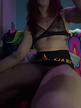 Snapshot of xMirana_ chatting on April 2026 08:23:01 AM xMirana online show from April 2026 08:23:01 AM