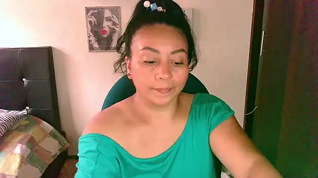 zaray bella online show from April 2026 09:30:01 PM