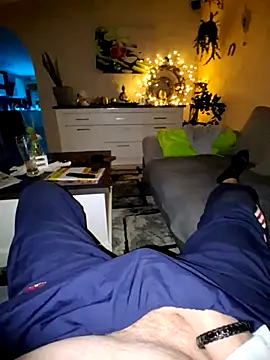 schlonzi81 online show from February 2026 10:00:02 PM