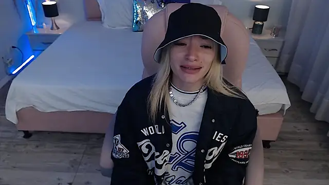 zoe jones13 online show from April 2026 12:59:02 AM