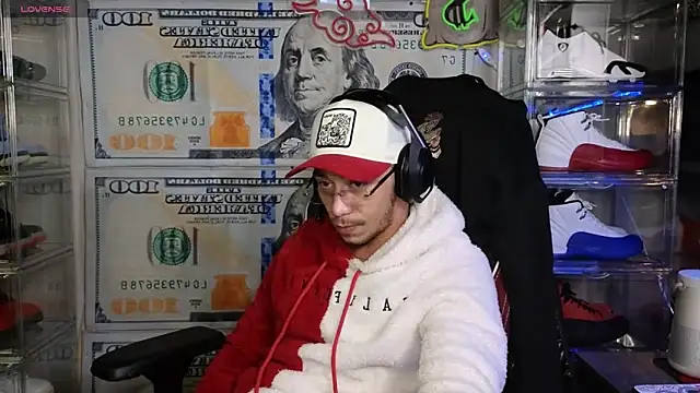 MoeLovesBearss online show from January 2025 05:13:01 PM