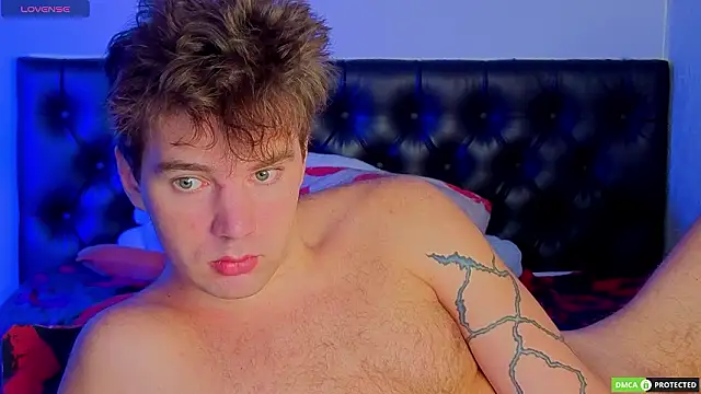 ArthurWhitee online show from February 2026 03:18:01 AM