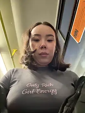 Asian Asami online show from October 2025 02:52:01 PM