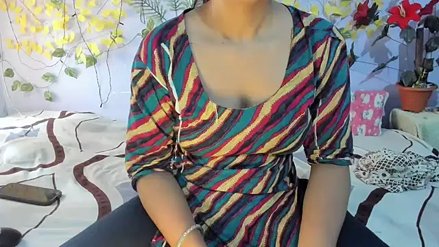 Snapshot of aarjulove chatting on June 2026 06:07:01 AM aarjulove online show from June 2026 06:07:01 AM