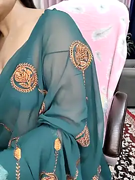 Cute-Raashii online show from April 2026 11:14:01 PM