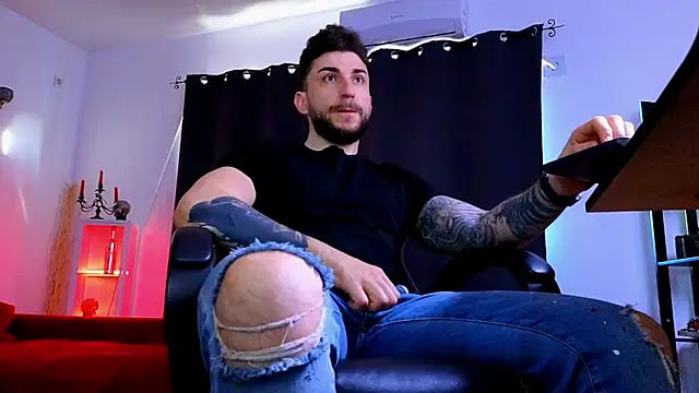 MightyAaron66 online show from April 2026 04:35:02 AM