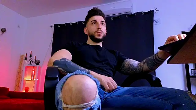 MightyAaron66 online show from April 2026 01:27:01 AM