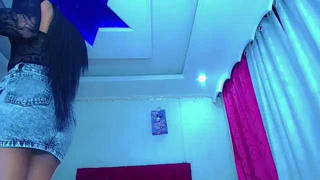 NahomiCamper online show from March 2026 10:05:01 PM