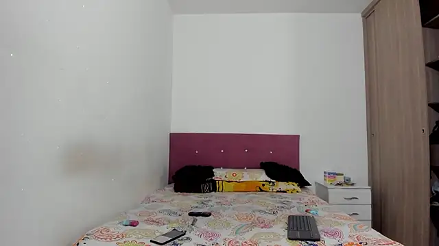 HeellBoy  online show from February 2026 05:00:01 PM