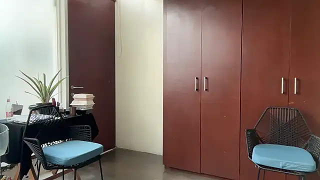 alanan881 online show from April 2026 01:49:01 PM