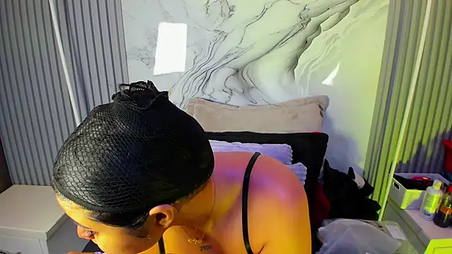 venusowen  online show from April 2026 01:57:02 PM