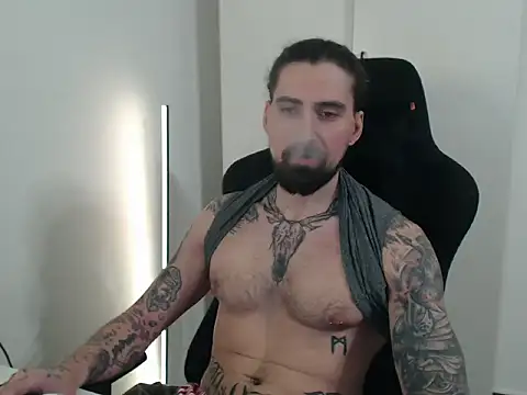 MateoHunk online show from May 2026 12:45:01 PM