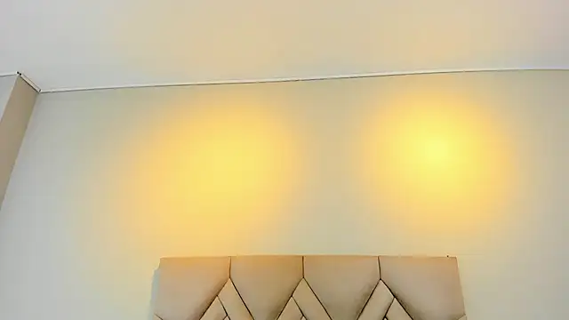 Isis Osman online show from February 2026 07:18:01 PM