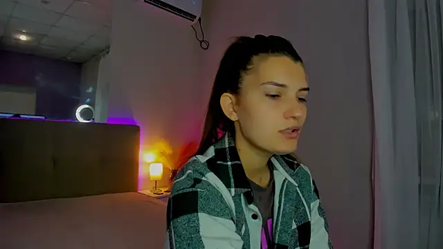 Laura Leee online show from September 2025 05:29:02 AM