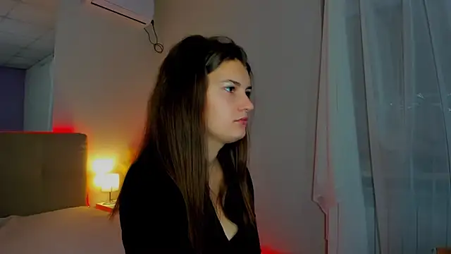 Laura Leee online show from October 2025 05:17:01 AM