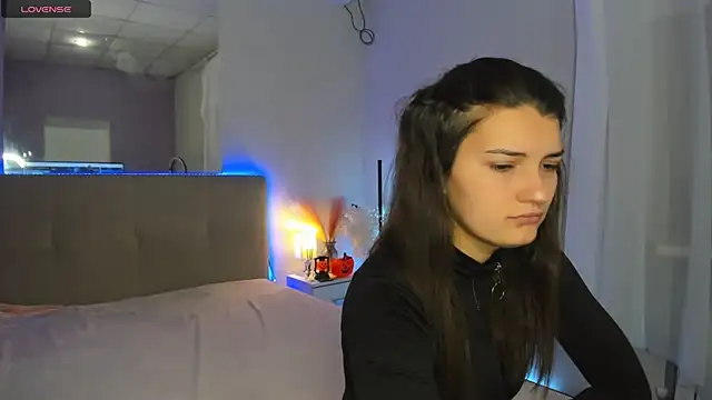 Laura Leee online show from October 2025 05:19:02 AM